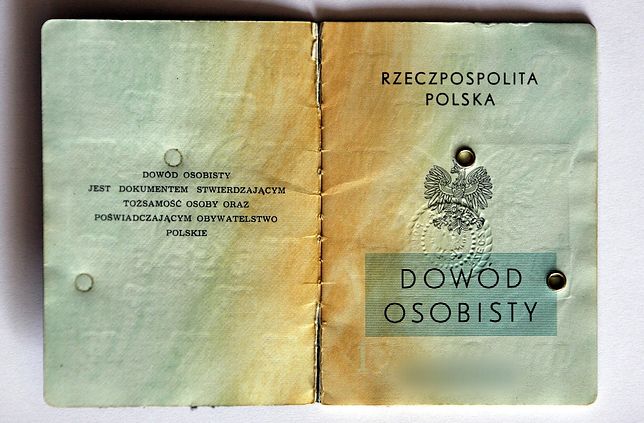 Jak wyrobić dowód osobisty przez internet - stary dowód